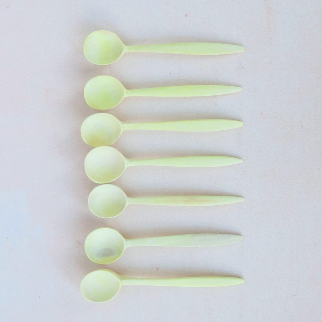 kleiner Holzlöffel aus Zitronenholz-335