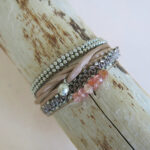 feines Häkel-Armband mit silbernen Metallperlchen-750