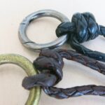 Schlüsselanhänger Flechtleder mit Knoten und Metall Karabinerring-1688