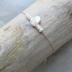 feines Armband mit 'Cornflake-Keshi' Perle