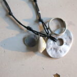 einzigartige Kette mit verschiedenen gesammelten Anhängern – Bild 4