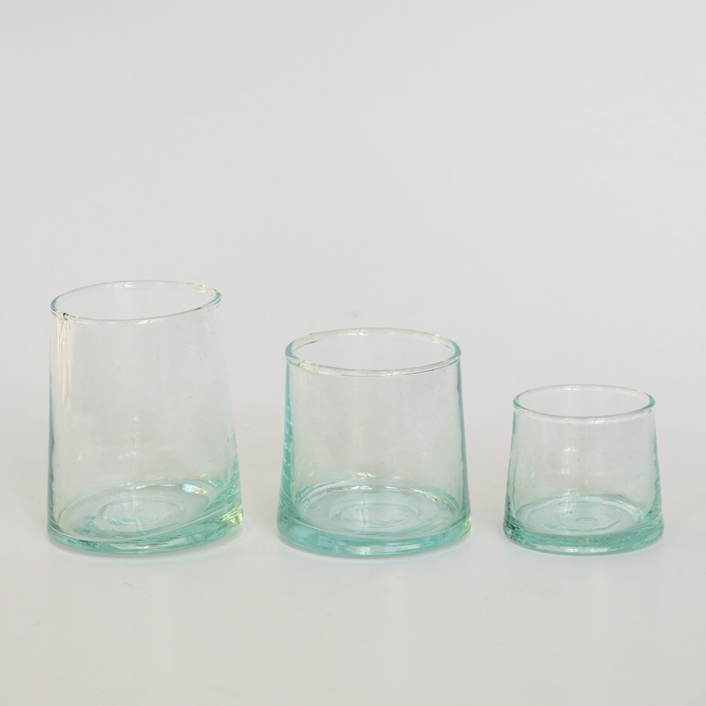mundgeblasenes Glas in konischer Form