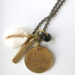 'lucky charm' - Lange Halskette mit Kauri Muscheln - handmade in Ibiza – Bild 9
