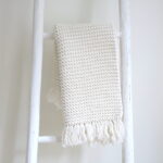 Handgestrickter Badteppich aus Baumwolle