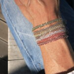 Schimmerndes Häkel Armband mit Glasperlen – Bild 3