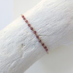 2mm Granat Edelsteine auf feinem Häkel-Armband – Bild 8