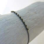 Feines Häkel Armband mit Pyrit Steinchen (2mm) – Bild 18
