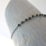 Feines Häkel Armband mit Pyrit Steinchen (2mm) – Bild 17
