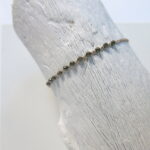 Feines Häkel Armband mit Pyrit Steinchen (2mm) – Bild 16