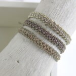 Häkel Armband metallic schimmernde Glasperlen – Bild 14