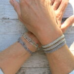 Häkel Armband metallic schimmernde Glasperlen – Bild 7