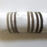 Häkel Armband metallic schimmernde Glasperlen – Bild 2