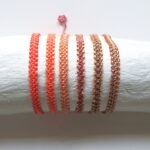 Sommerliches Häkel Armband in Coral Farbtönen – Bild 3