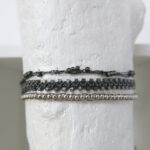 Schimmerndes Häkel Armband mit Glasperlen – Bild 9