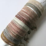 Häkelarmband mit Glasperlen soft autumn shades – Bild 15