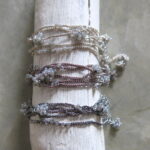 Gehäkelte Kette und Armband mit Miyuki Glasperlen in grau-silber Schimmer – Bild 17