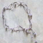 Gehäkelte Kette und Armband mit Miyuki Glasperlen in grau-silber Schimmer – Bild 5