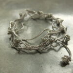 Kette und Armband mit metallic Glasperlen in verschiedenen Farben - fein gehäkelt – Bild 15