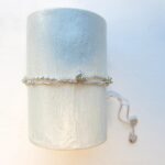 Doppeltes Häkel Armband mit metallic Perlen – Bild 4