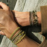 Handgehäkelte Kette und Wickel Armband in Grüntönen – Bild 7