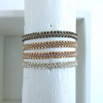 Feines Häkel Armband mit Metallperlen