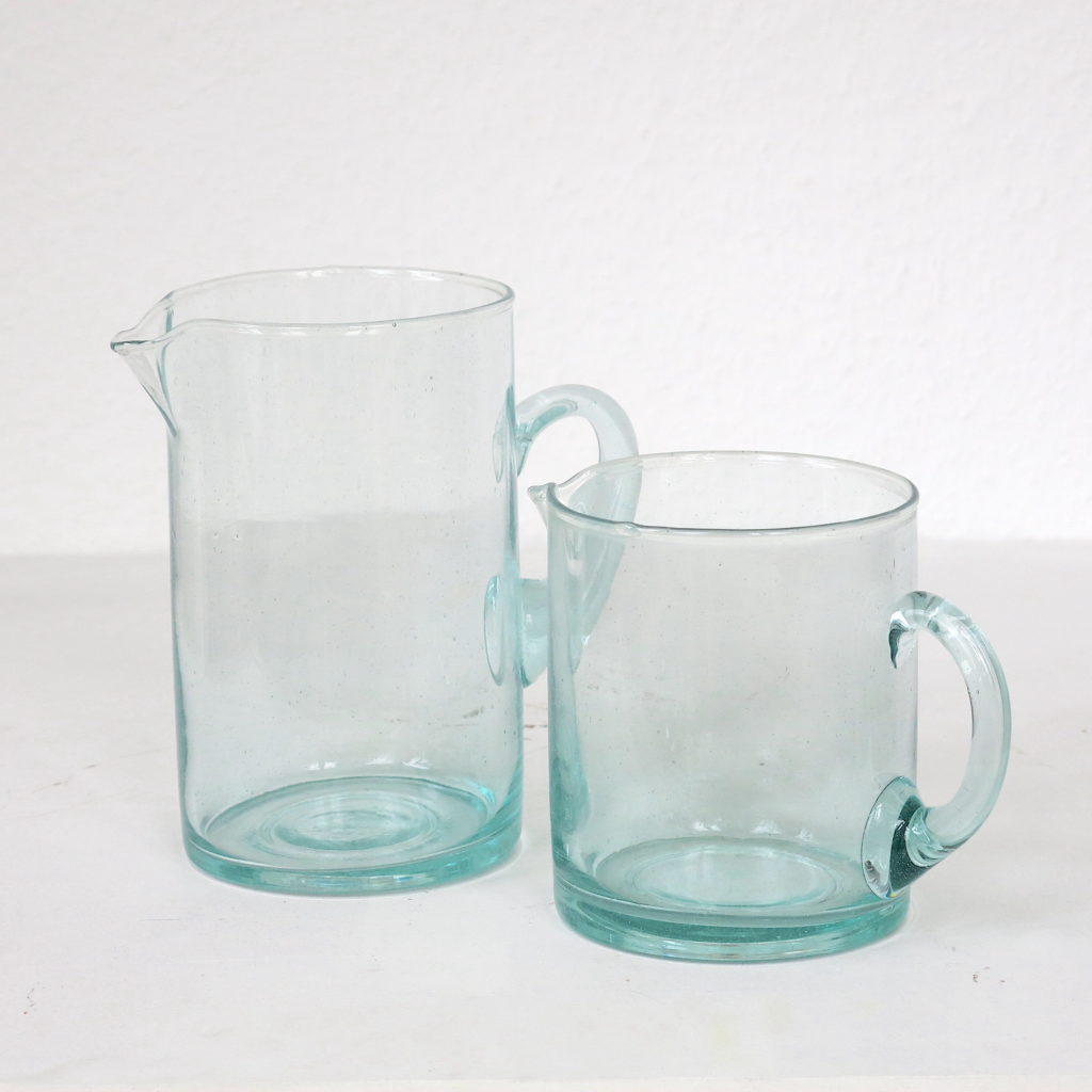 Glaskaraffe mit Griff