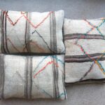 Kissen aus vintage Kelimteppich - beige mit Stickerei – Bild 6