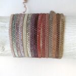 Gehäkeltes Armband peyote in soft autumn shades – Bild 5