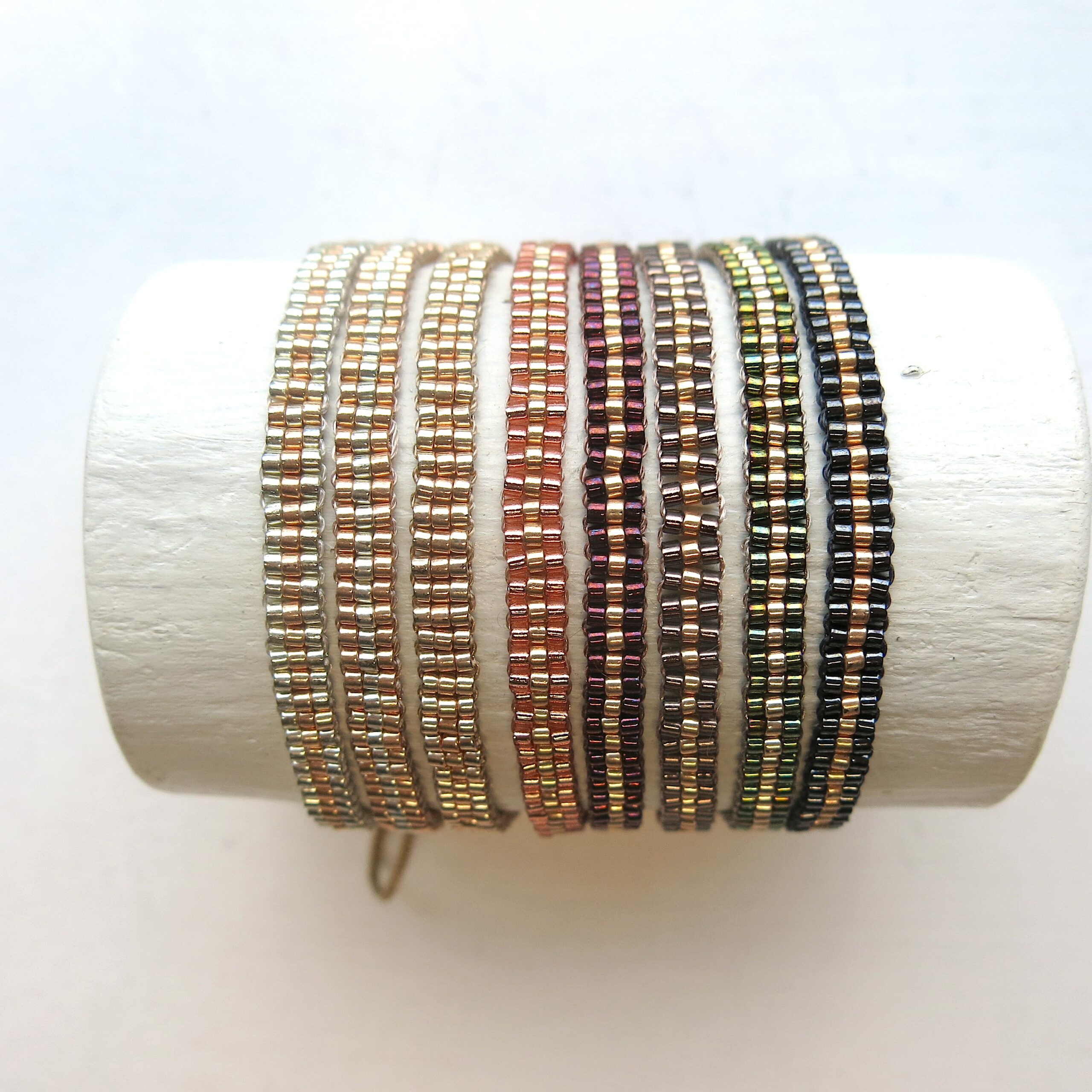 Armband MARA excl. - Übersicht-5 Breites Armband 'peyote Technik' mit Metallperlen – Bild 1