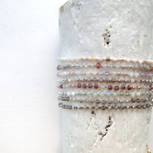Häkel Armband im Edelstein Mix mit Silber