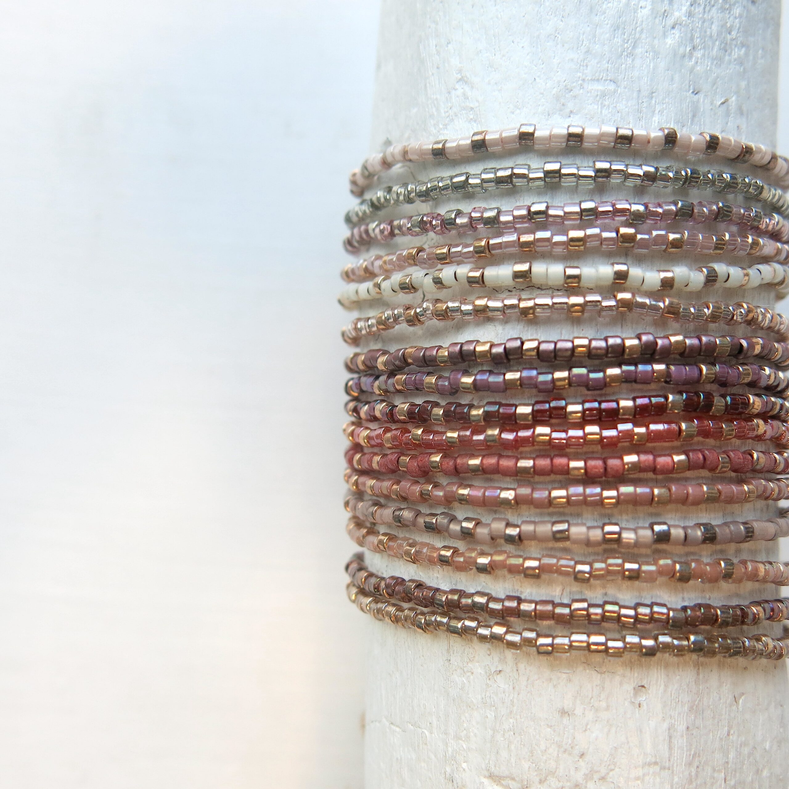 Armband CLARA - Übersicht -2 Feines Armband im Perlen Mix in soft autumn shades – Bild 1