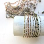 Neue Farben - Armband mit Edelsteinen und Vermeil Perlen – Bild 2