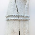 Feines Armband mit facettierten Glas-Rocailles Perlen – Bild 9