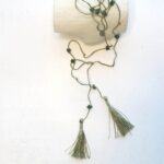 Gehäkelte Kette mit Pompon - green line – Bild 5