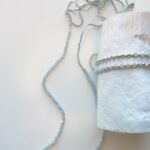 Feine gehäkelte Kette aus Glas Rocailles Perlen – Bild 7